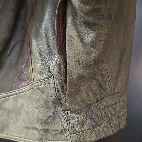 XL Distressed Brown Leather Bomber Jacket - Picture 10 of 13